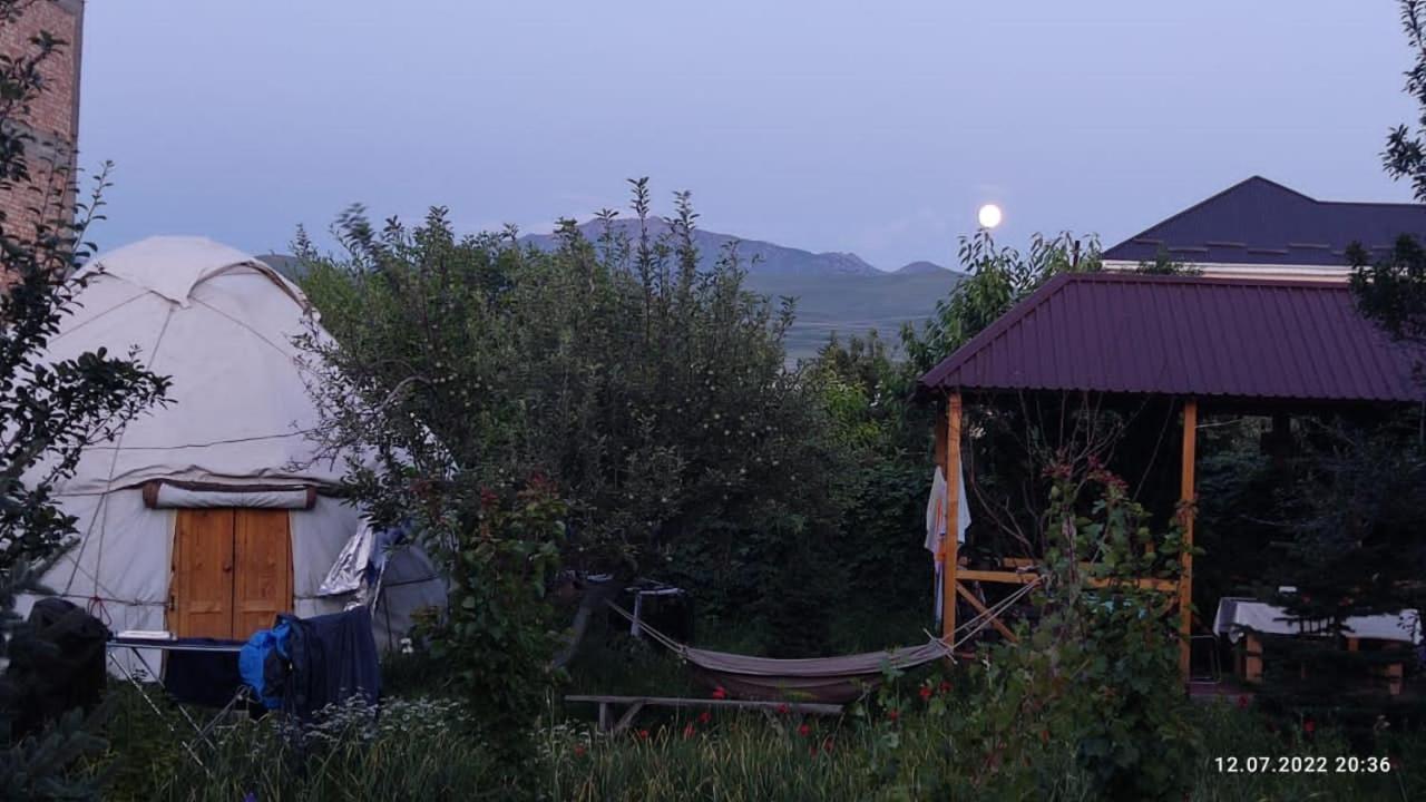 Karakol Yurt Lodge Eksteriør bilde